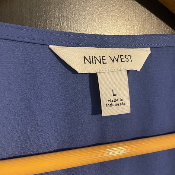 NWT - Nine West V-Neck Blue Sleeveless Top - Picture 4 of 7